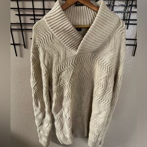 BANANA REPUBLIC SWEATER LARGE